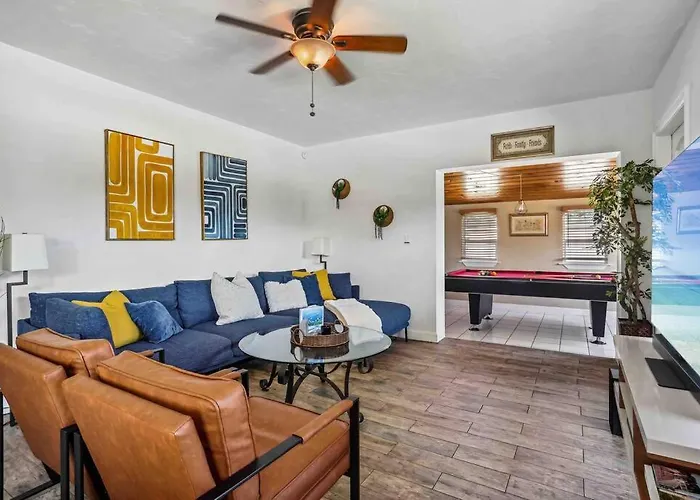 Beach House/King Bd/Hot Tub/Pool/Fire Pit/Gym/Golf