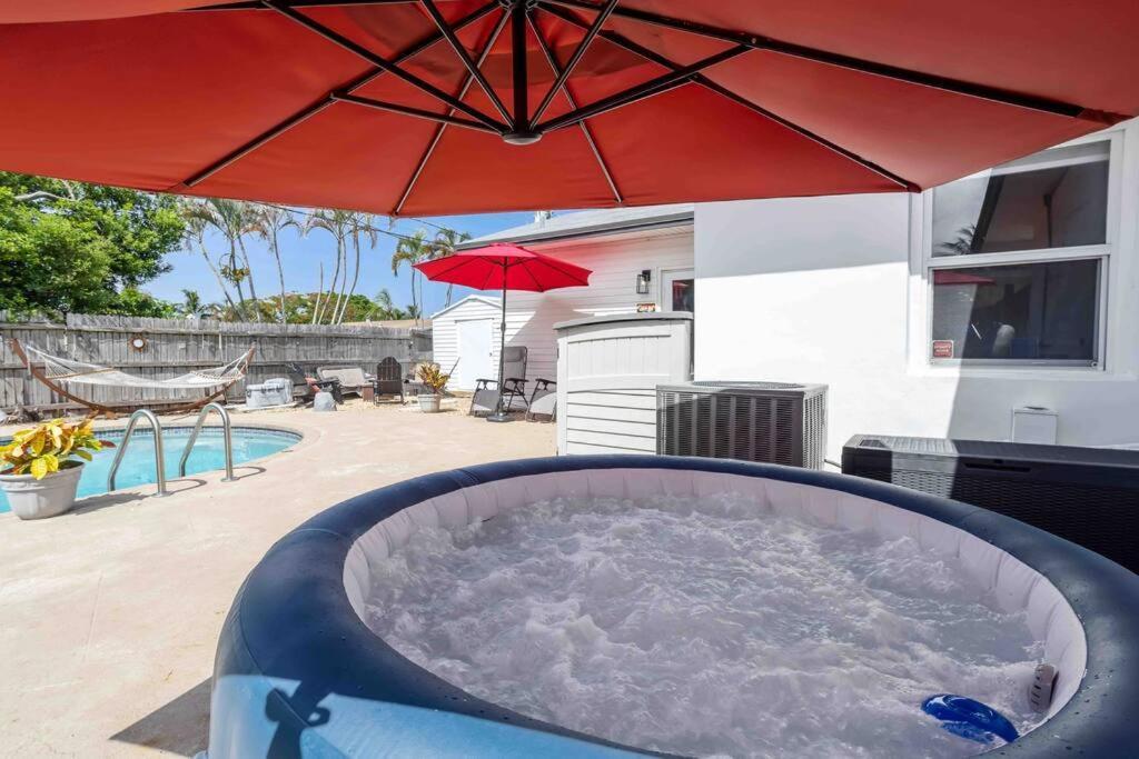 Holiday home House/king Bd/hot Tub/pool/fire Pit/gym/golf *